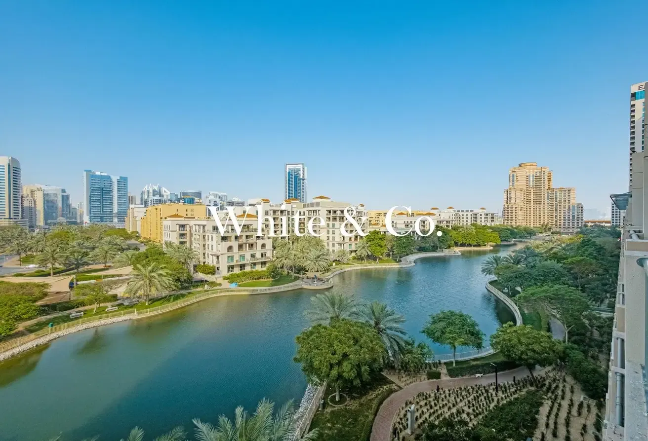 MORNING SUN | FULL LAKE VIEWS | 2 BATHS