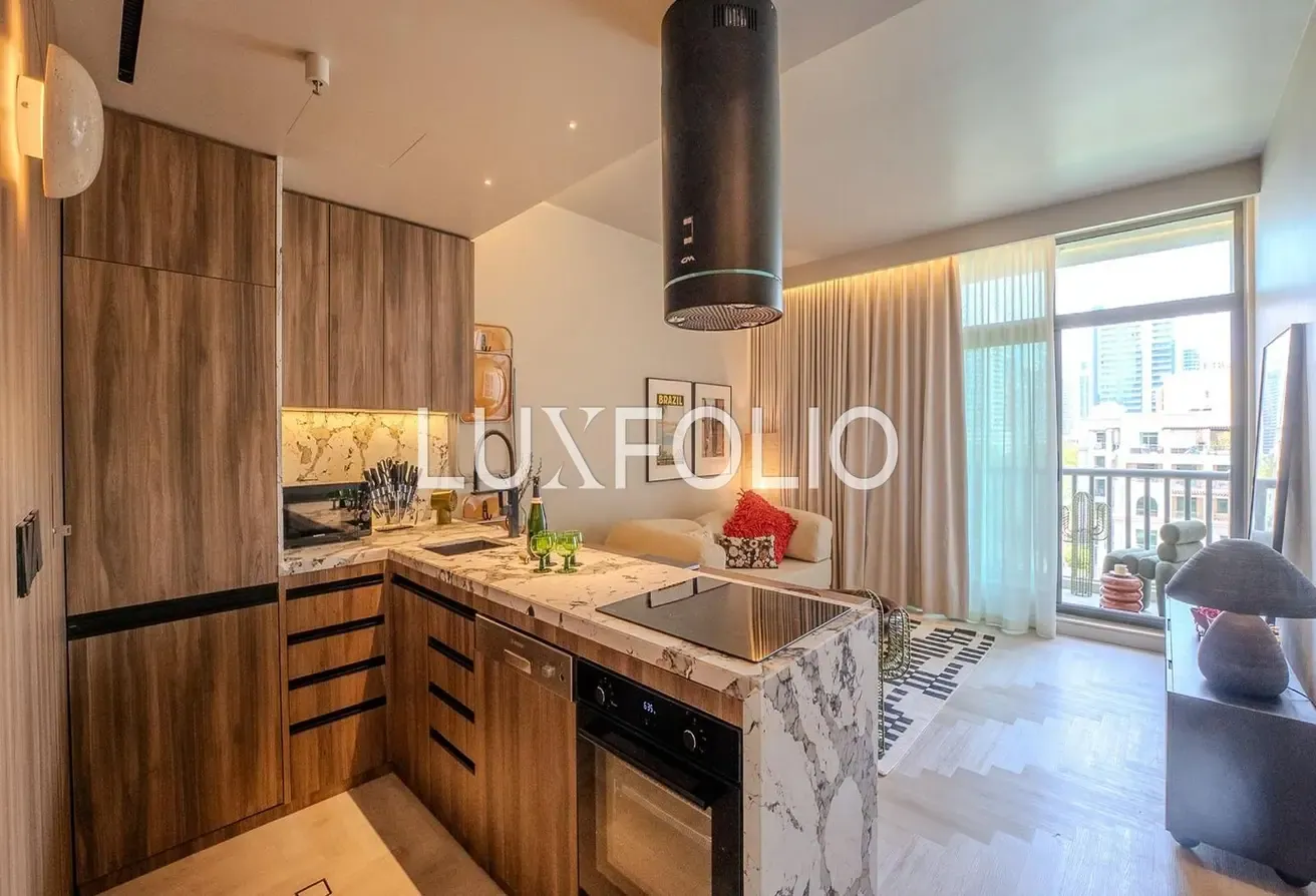 STUDIO | FULLY UPGRADED | VACANT
