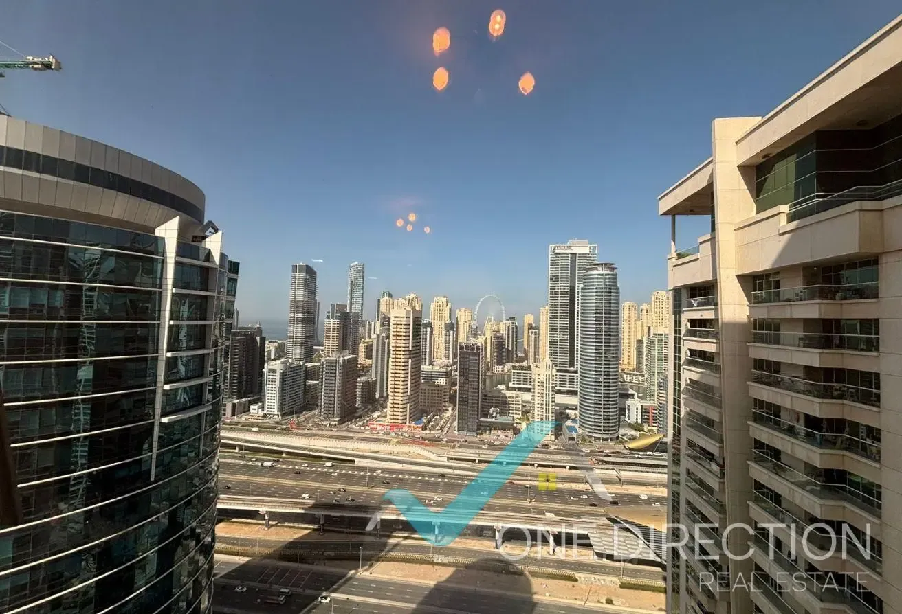 Spacious Layout | Bright Unit | High Floor