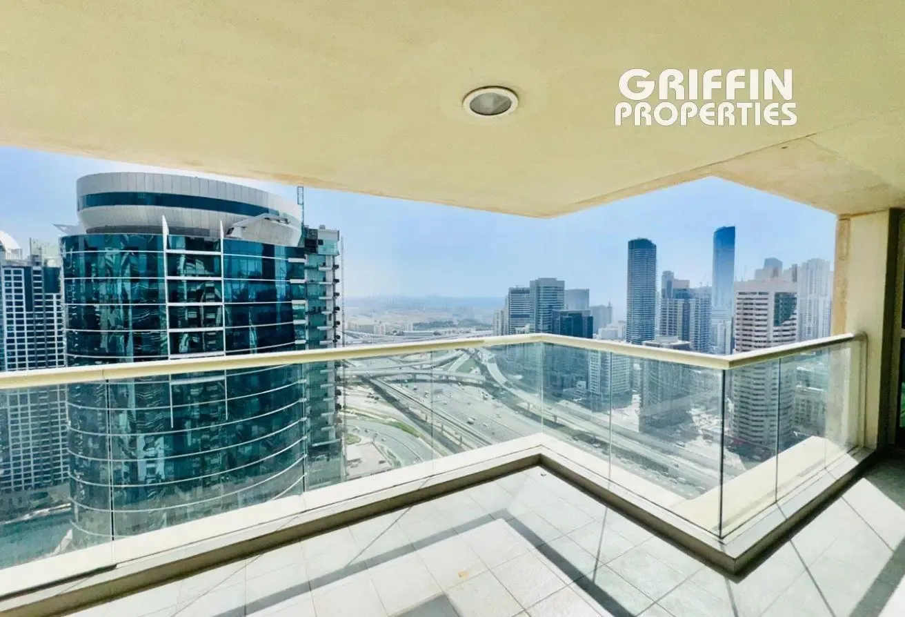 3BHK with Maidsroom | Unfurnished | Available