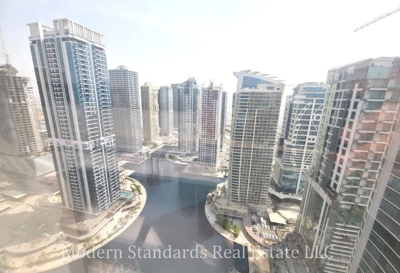Exclusive l Full Lake View -High Floor -Near Metro