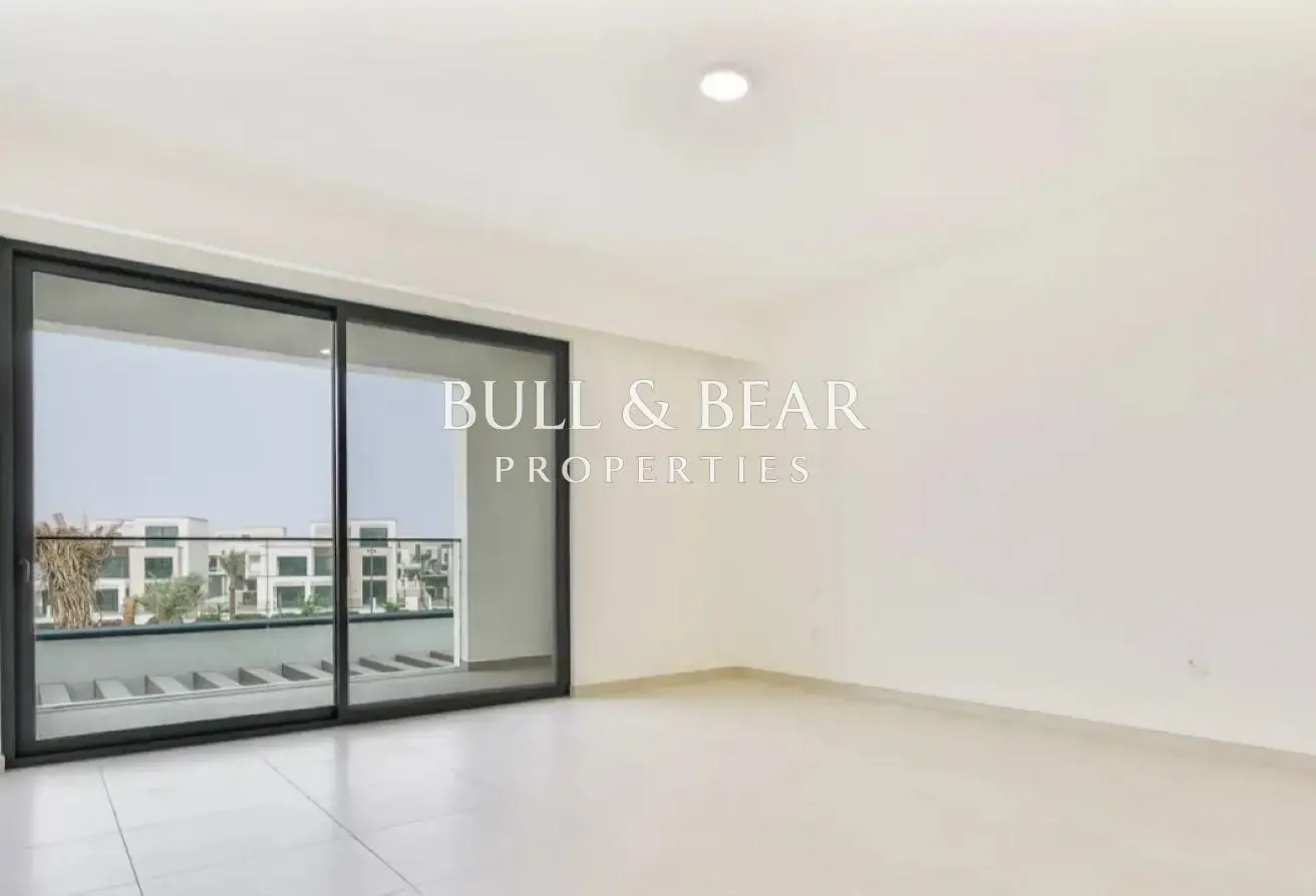Ready to Move | Huge Plot | 5BR | Single Row