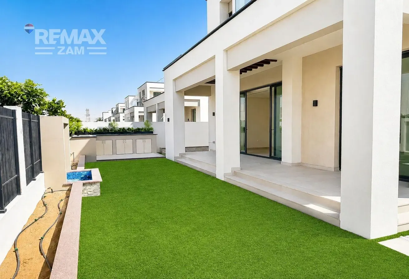 Corner Villa | Landscaped | Single Row