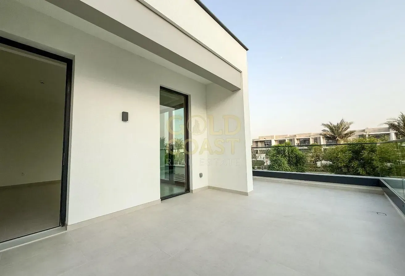 4BR Corner Villa | Single Row | Vacant | AR3