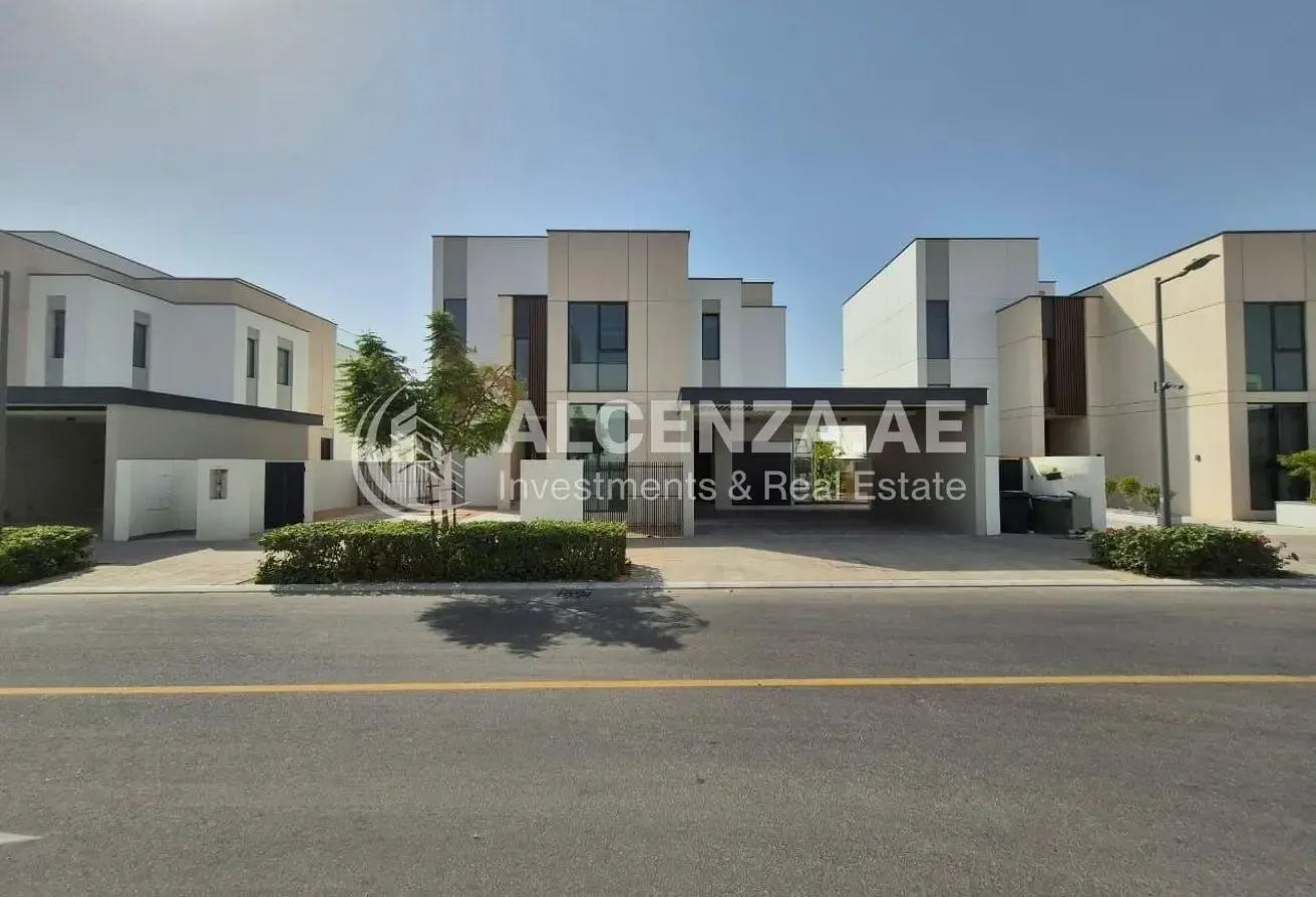 Prime Single Row |Direct Park Access |Landscaped