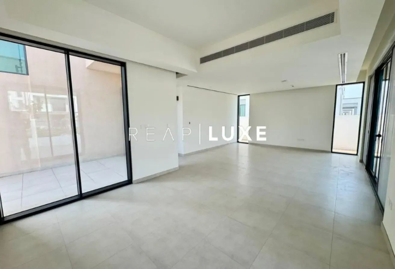 Corner Unit | Keys In Hand | Big Plot