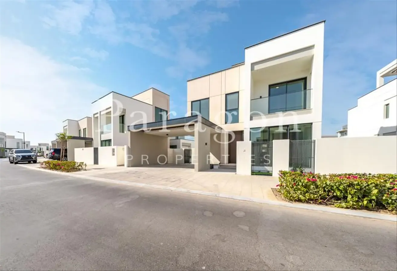 Spacious | 4 Bed + Maid | Area Expert | Corner