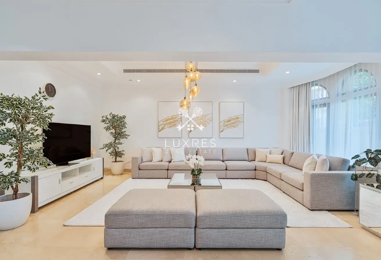 Exclusive Residence 3BR | Prime Canal Cove | Palm