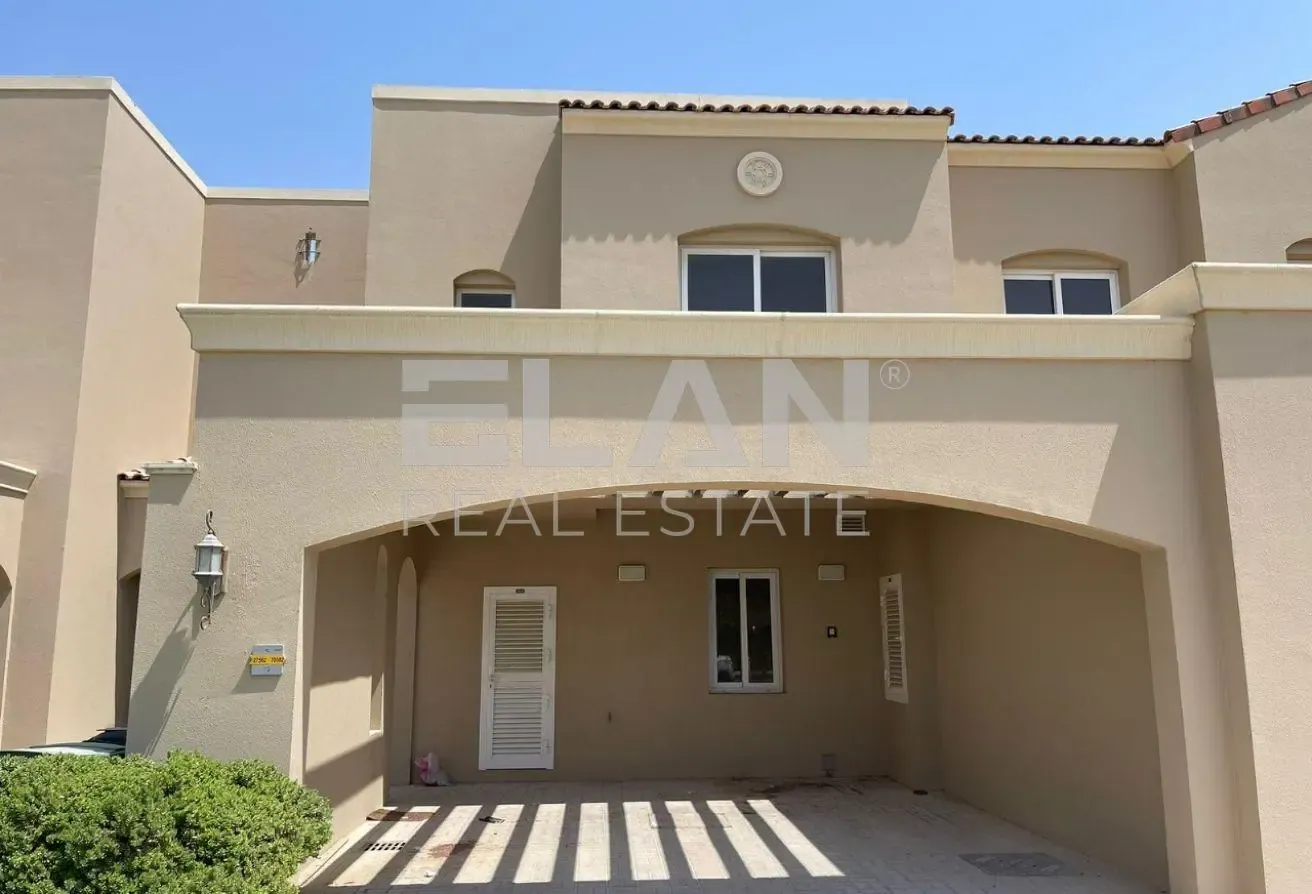 Single Row | Spacious Layout | Close Pool & Park