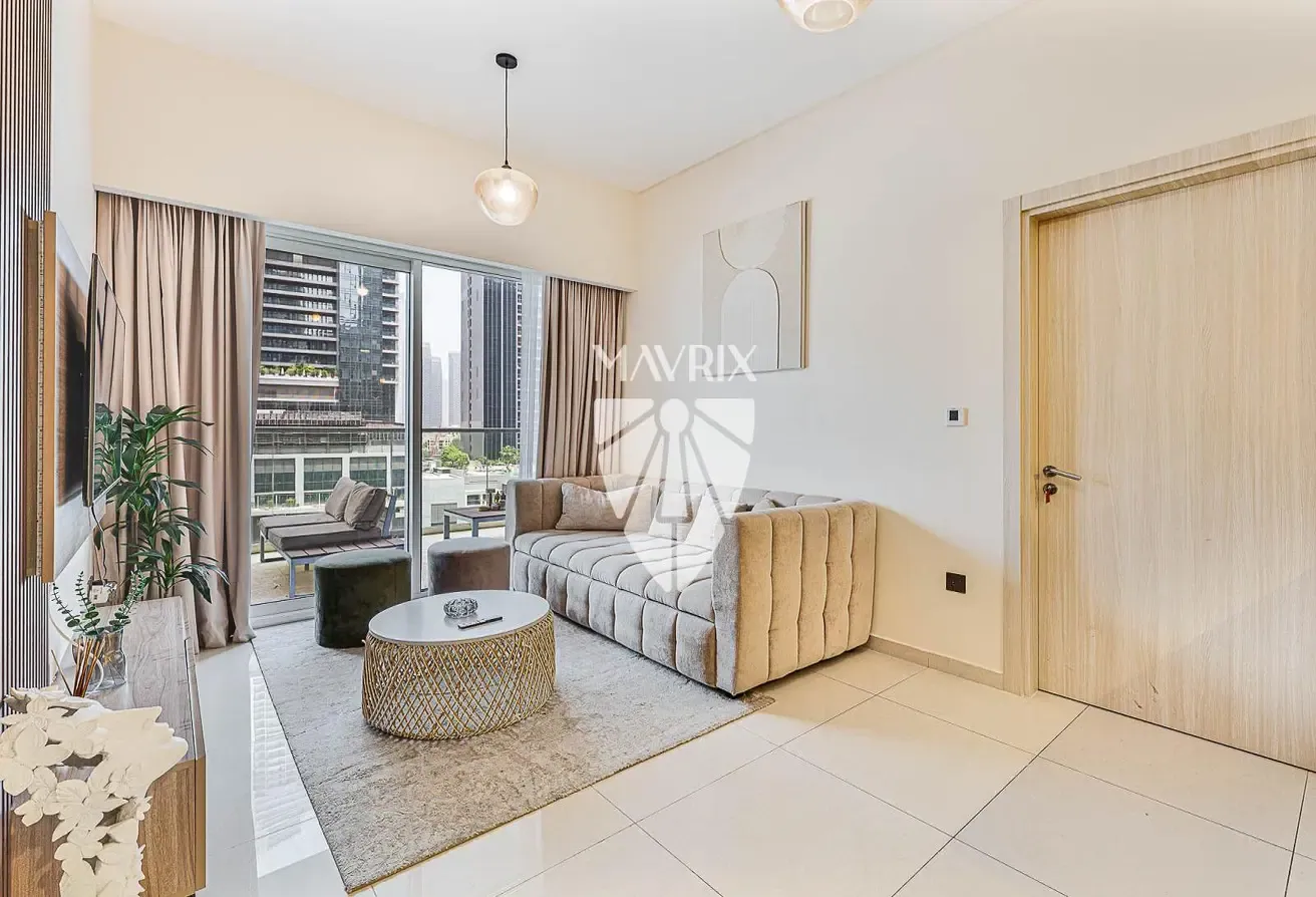 Fully Furnished | Burj Khalifa View | Renovated