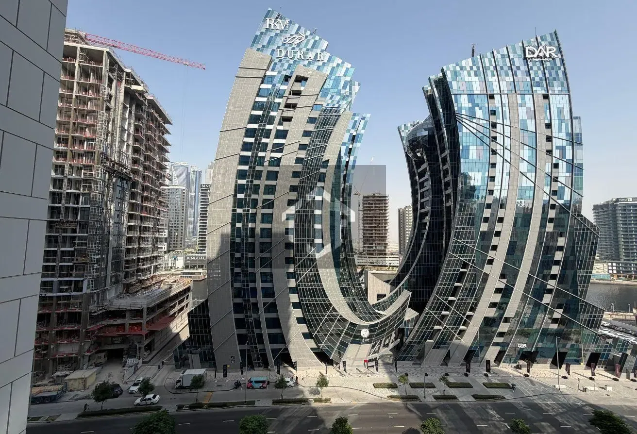 Near to Dubai Mall | Unfurnished | Canal View