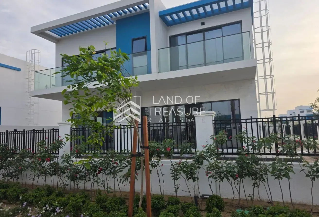 6 BHK VILLA | NEAR TO AMENITIES | SINGLE ROW