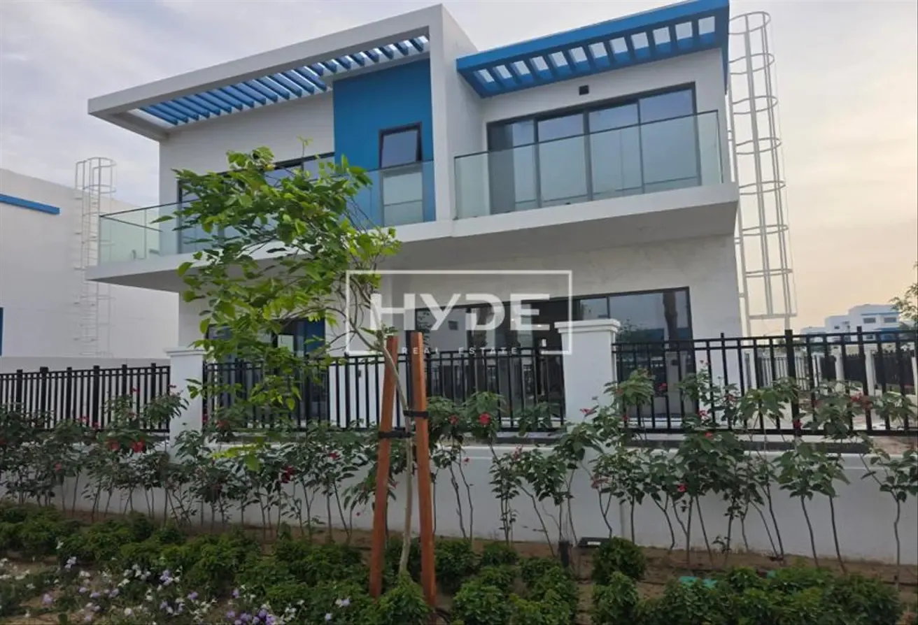 6 Bedrooms | Pool & Park Backing | July
