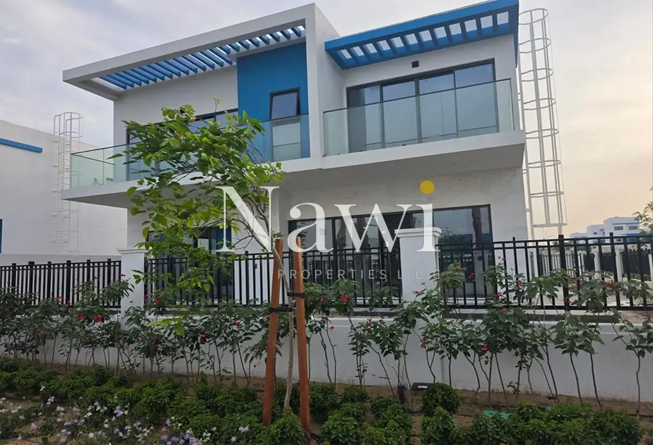 Single Row | Vacant 6 Bedroom | Ready Move-in