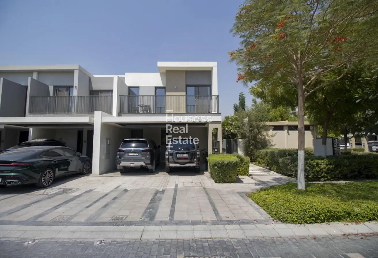 Luxurious Villa | Corner Unit | Maid's Room
