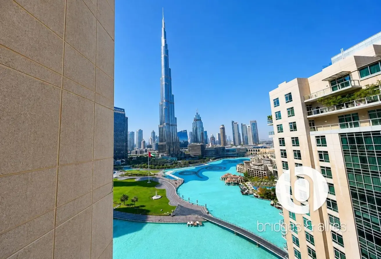BURJ KHALIFA VIEW | BEAUTIFUL UPGRADED APARTMENT