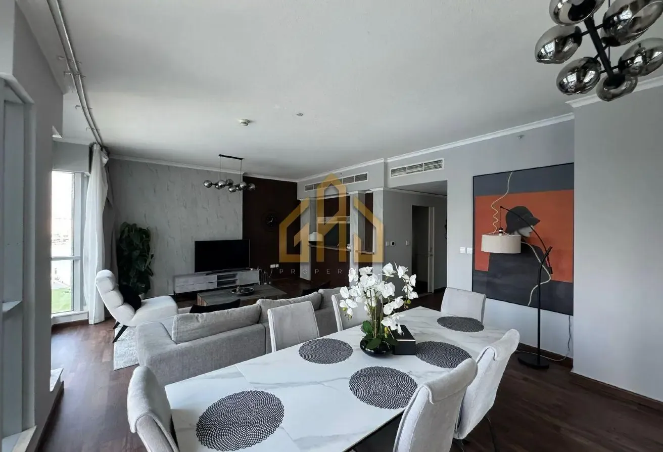 READY TO MOVE| FULLY FURNISHED| SPACIOUS UNIT
