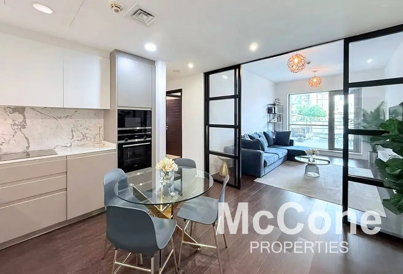 Vacant | Upgraded | Huge Terrace