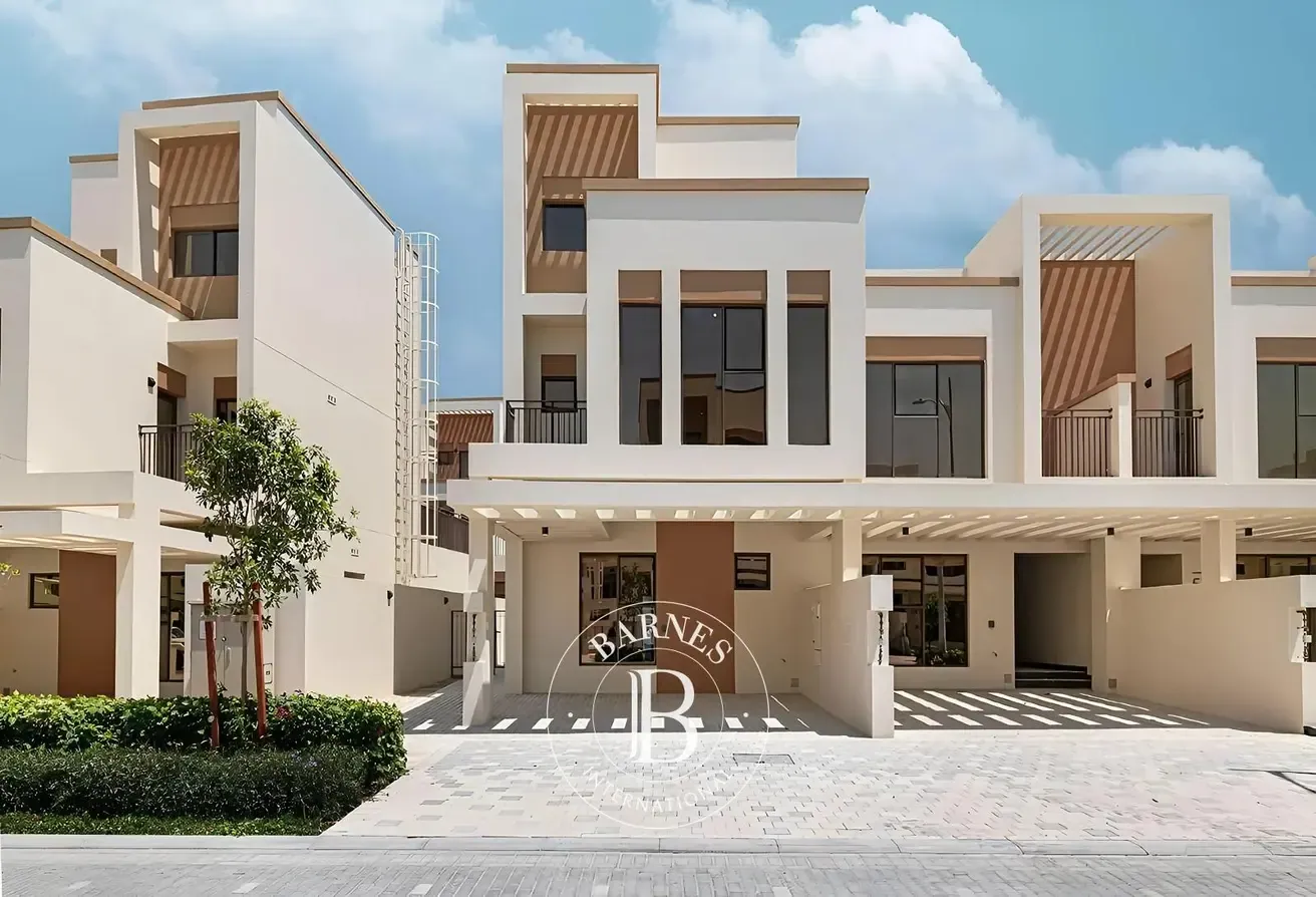 Single Row | Park Facing | Next to Lagoon | Vastu