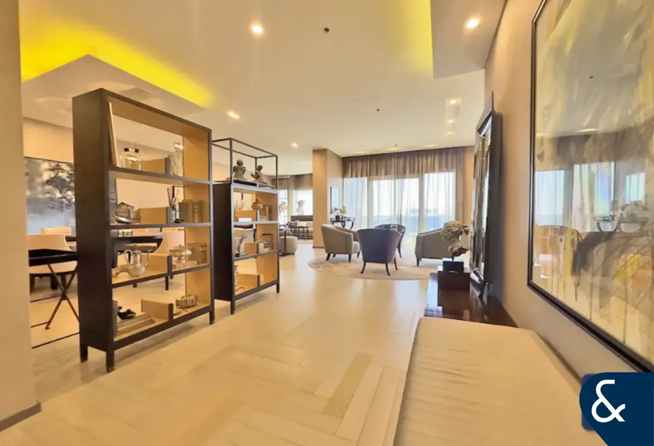 Fully Upgraded | Penthouse | Stunning views