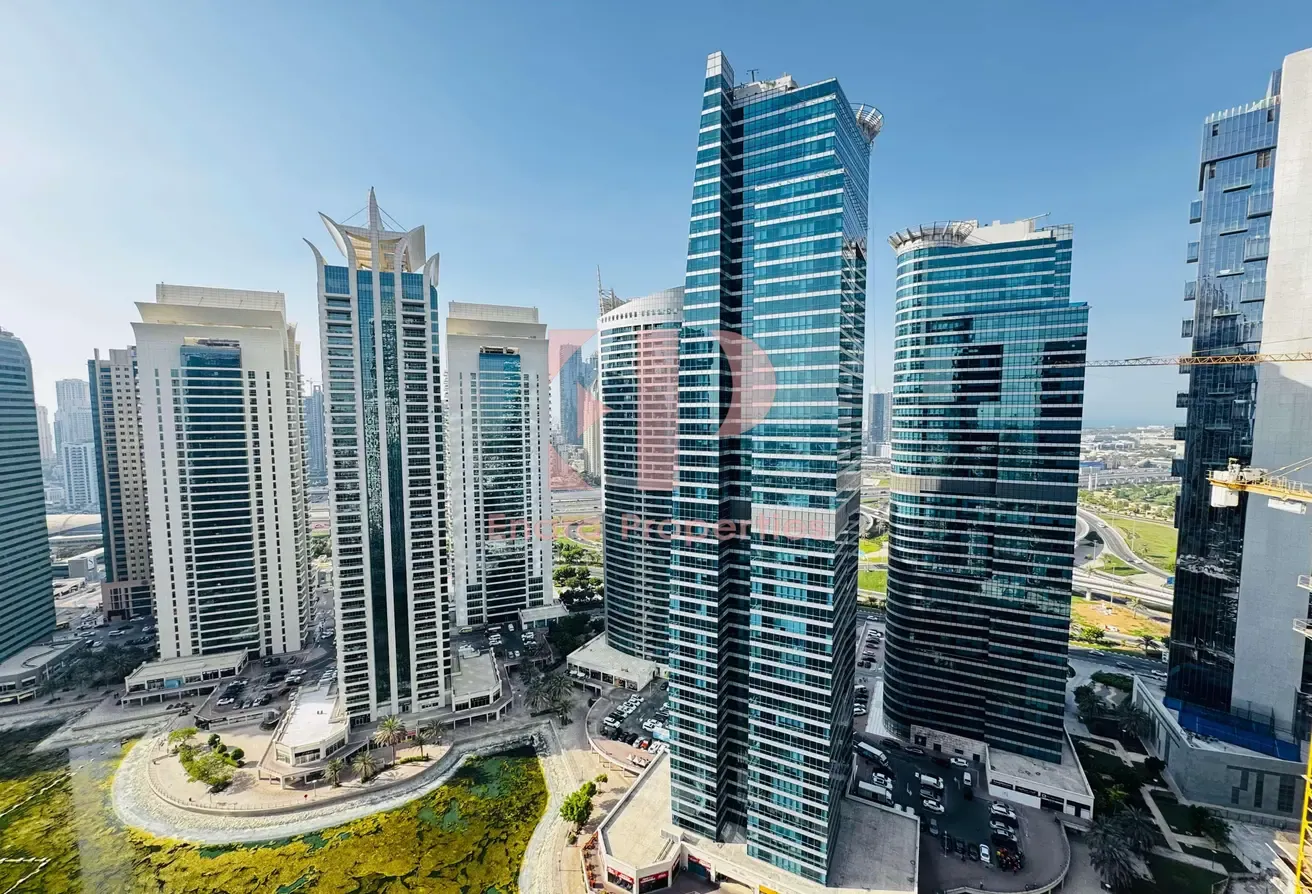 Spacious| Full Lake View| Rented| High Floor