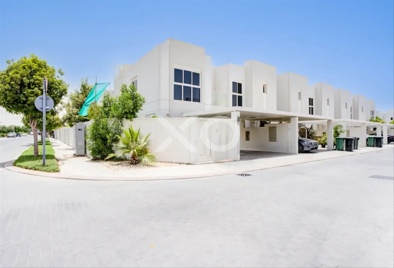 Extended | Vacant | Close To Pool & Park