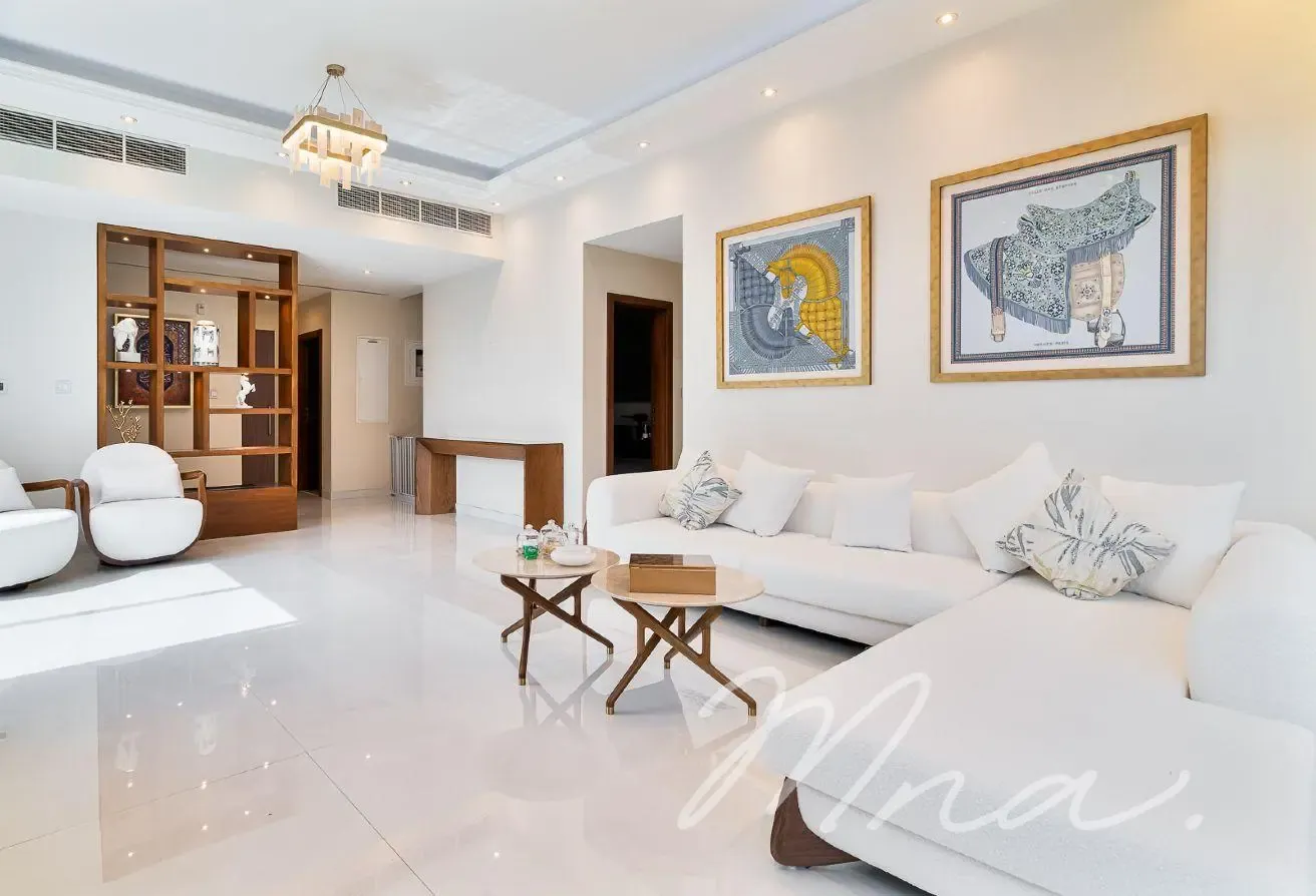 Luxury 3-BR Townhouse | Prime Location