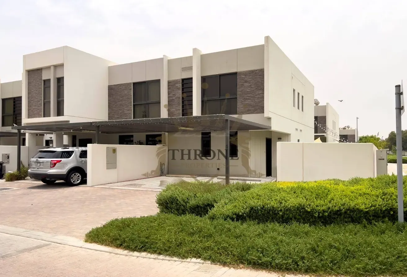 End Corner| Closed Kitchen |Vacant Soon|3BR+Maid