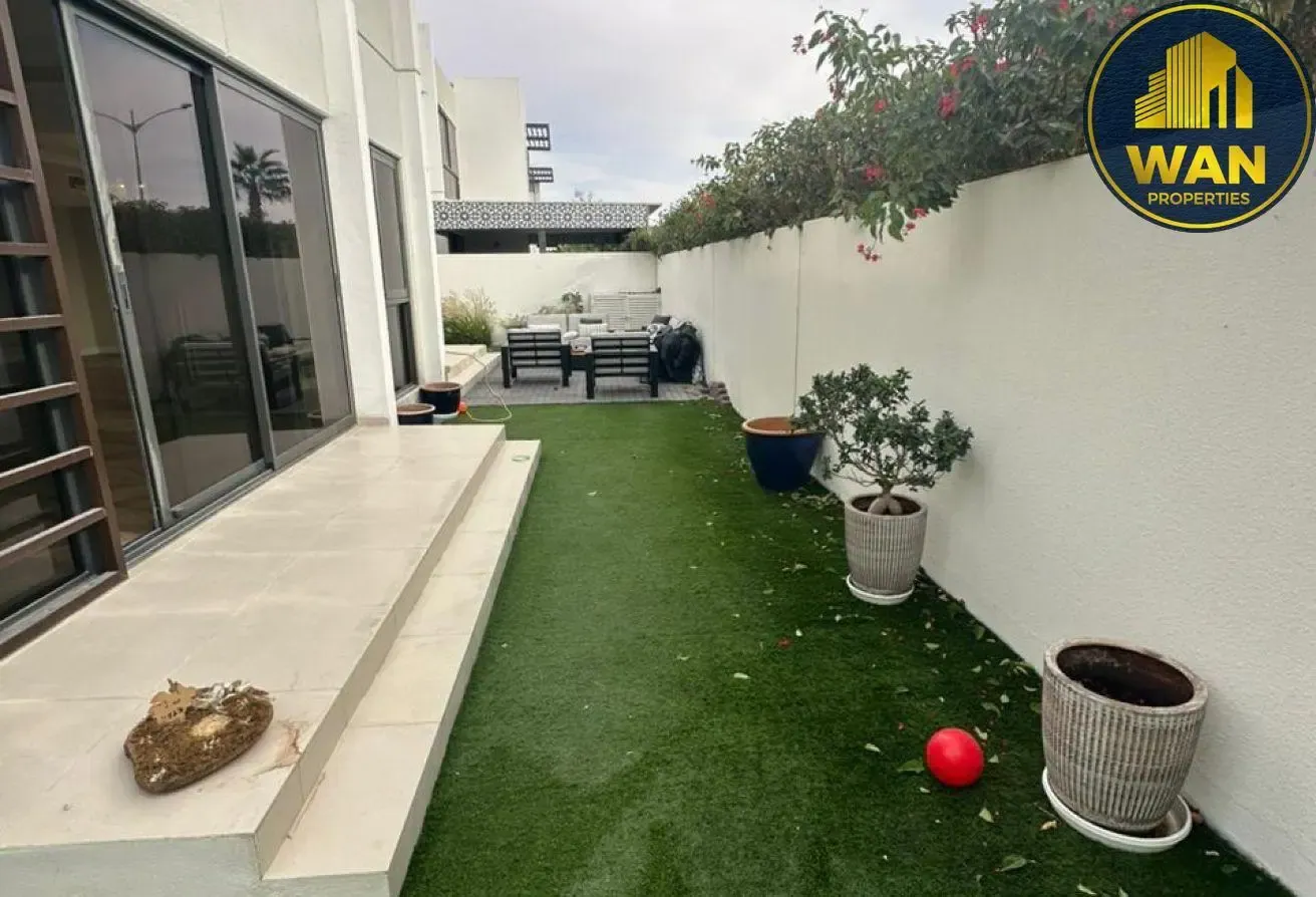 Single Row | Hugh Plot | Pool View | Investor Deal