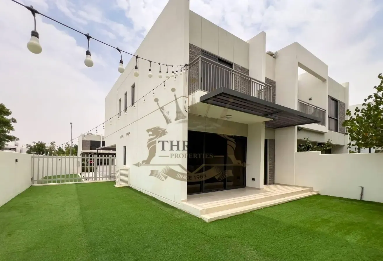 Motivated Seller| Elegant 3BR+Maid | Corner Unit