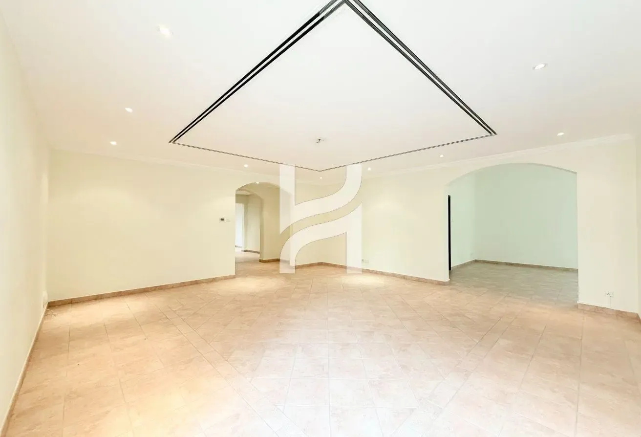 Best Priced In GC | Exclusive | Top Location