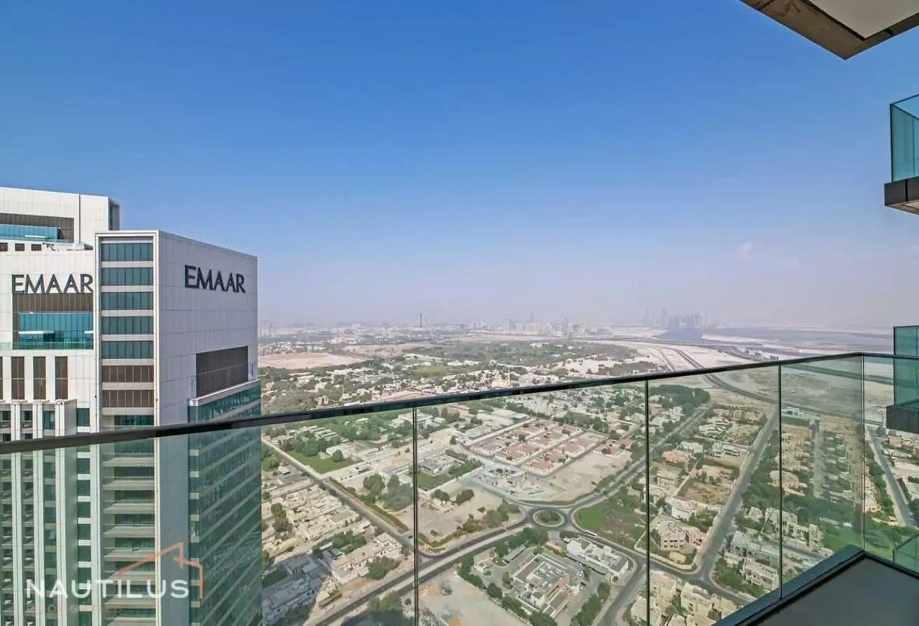 Exclusive 2 BHK | High Floor | Rented