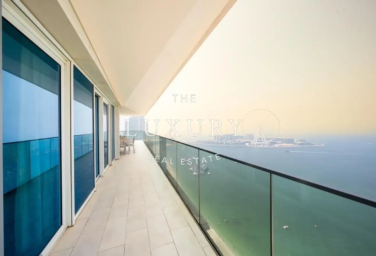 Spacious 5BR + Maid | Panoramic Sea Views
