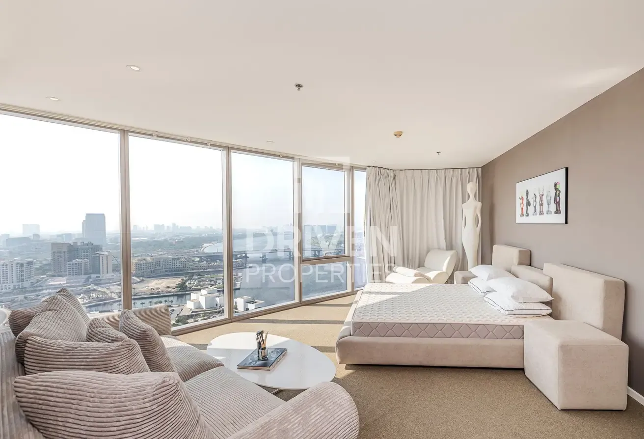 Amazing Creek and Dubai Skyline View | Vacant Apt