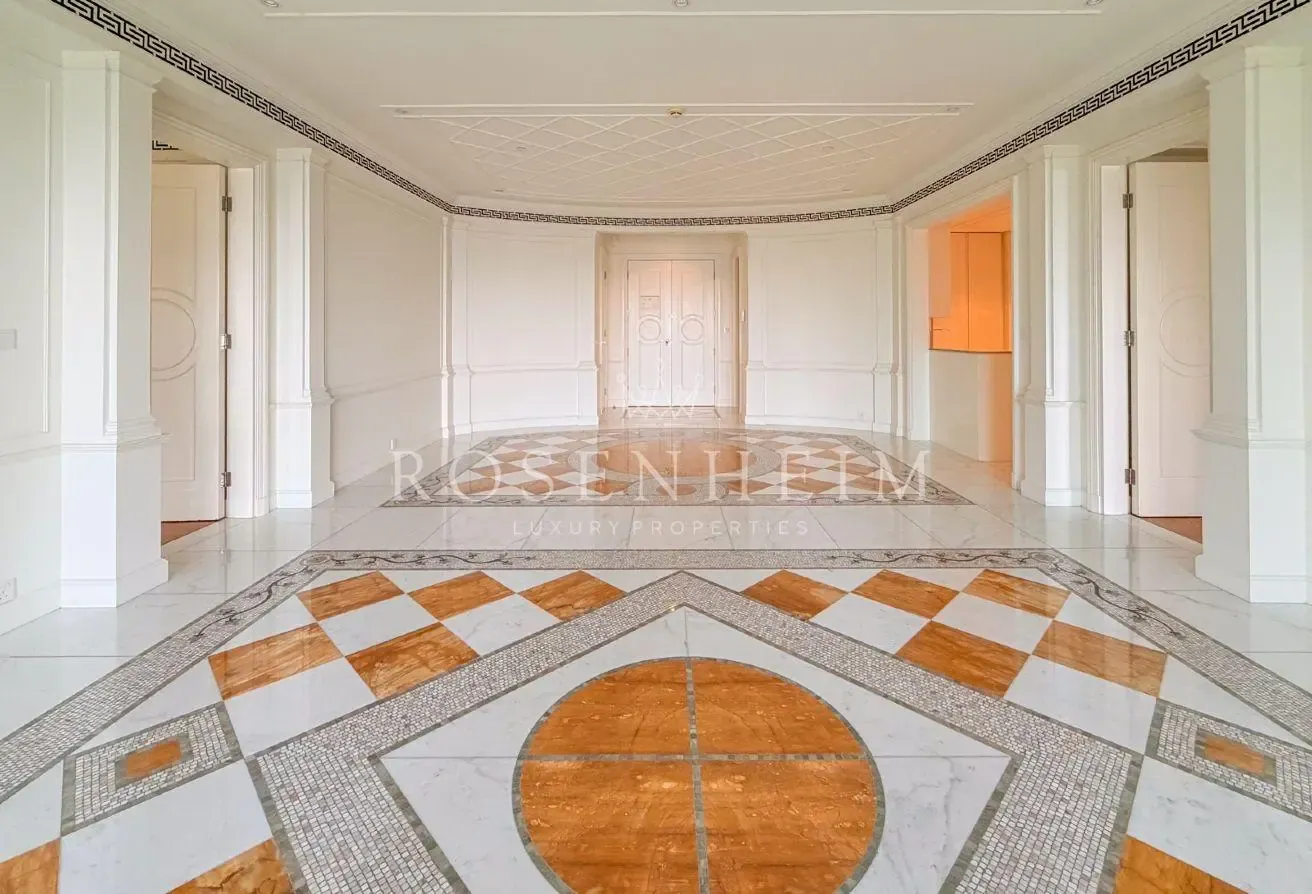 Canal View | Middle Floor | Pool Facing | Spacious