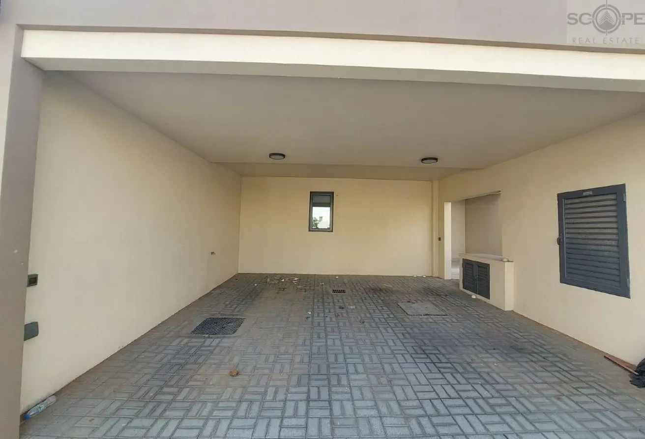 3 BR Villa with Private Garden | Single Row |