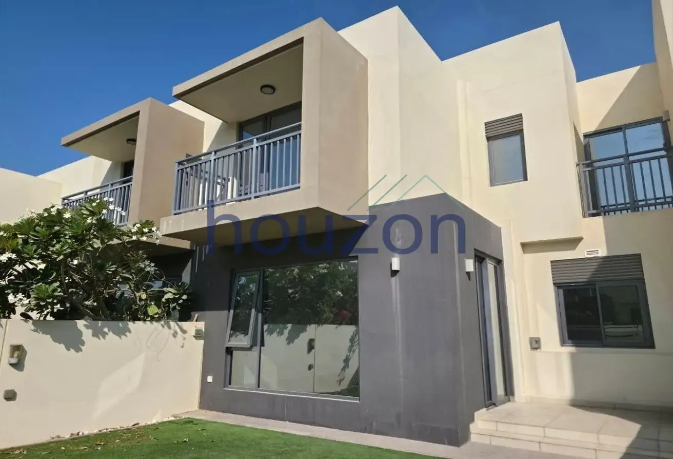 3 BR + Maid's Room | Single Row | Close to Pool