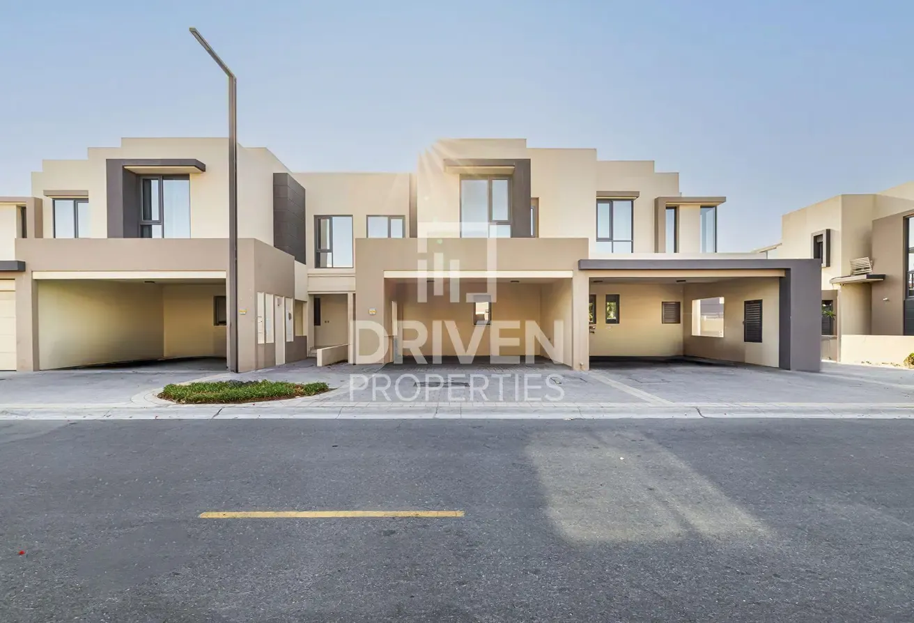 Vacant | Single Row Villa | Prime Location