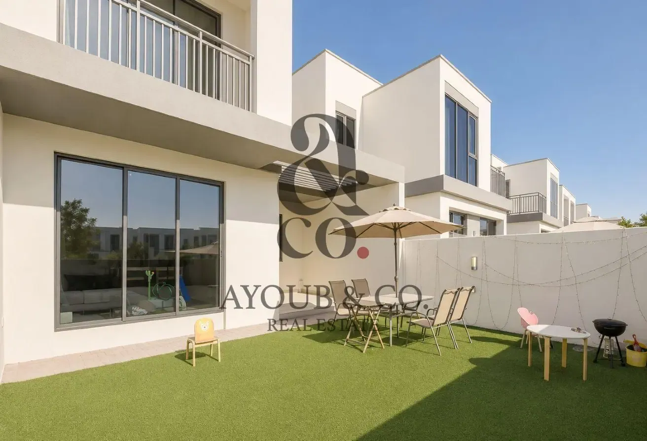 Luxury 3BR + Maid - Landscaped - Family Location