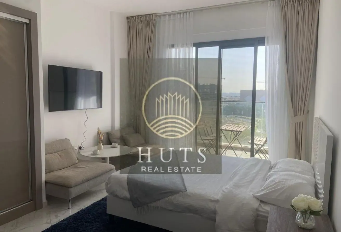 PRIVATE BALCONY | SPACIOUS APARTMENT | BRIGHT