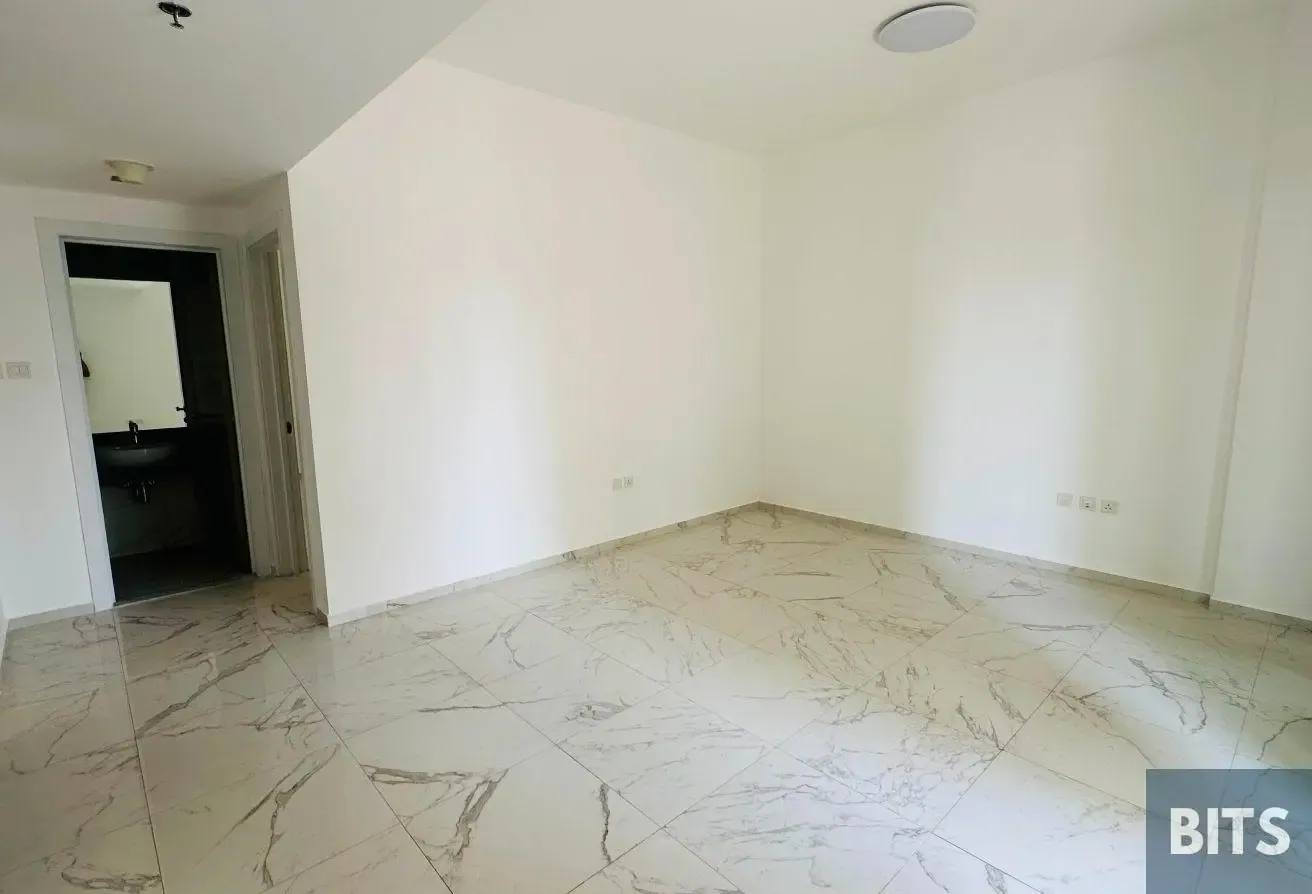 1Bed CloseKitchen |Vacant | Facing pool | Spacious