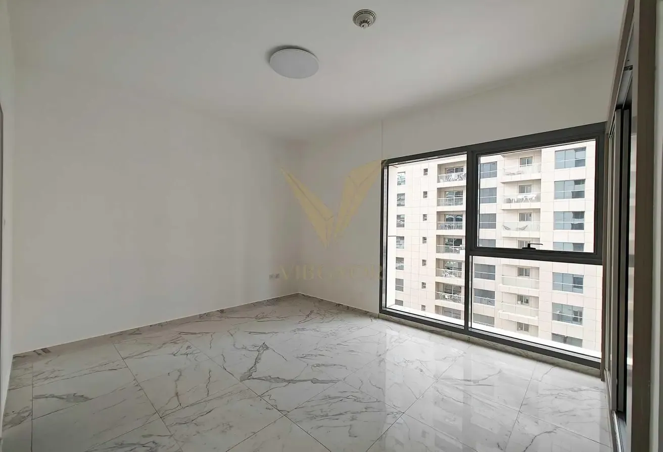 1 BR | Closed & Fitted Kitchen | Vacant