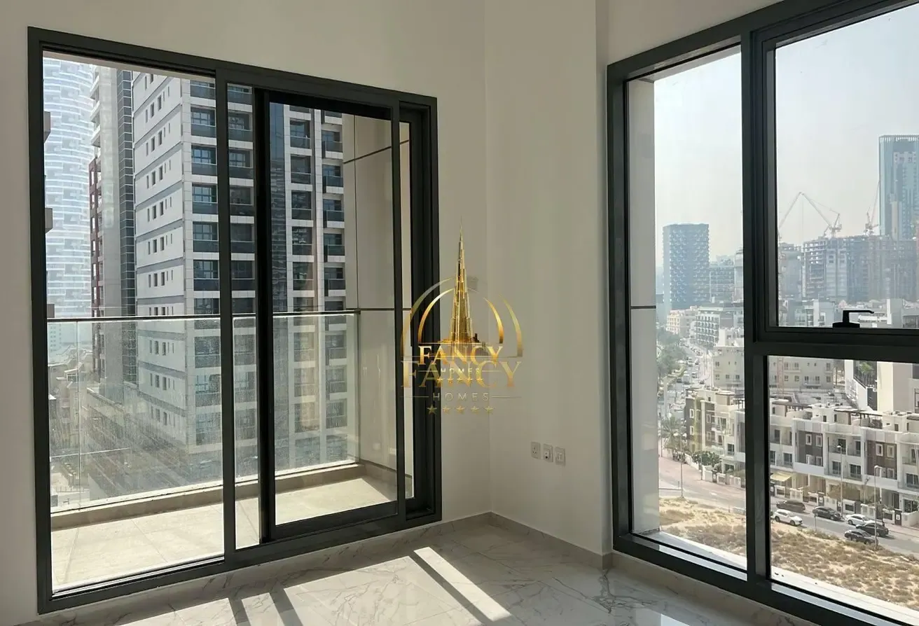 Vacant | Spacious Layout | Bright and Airy