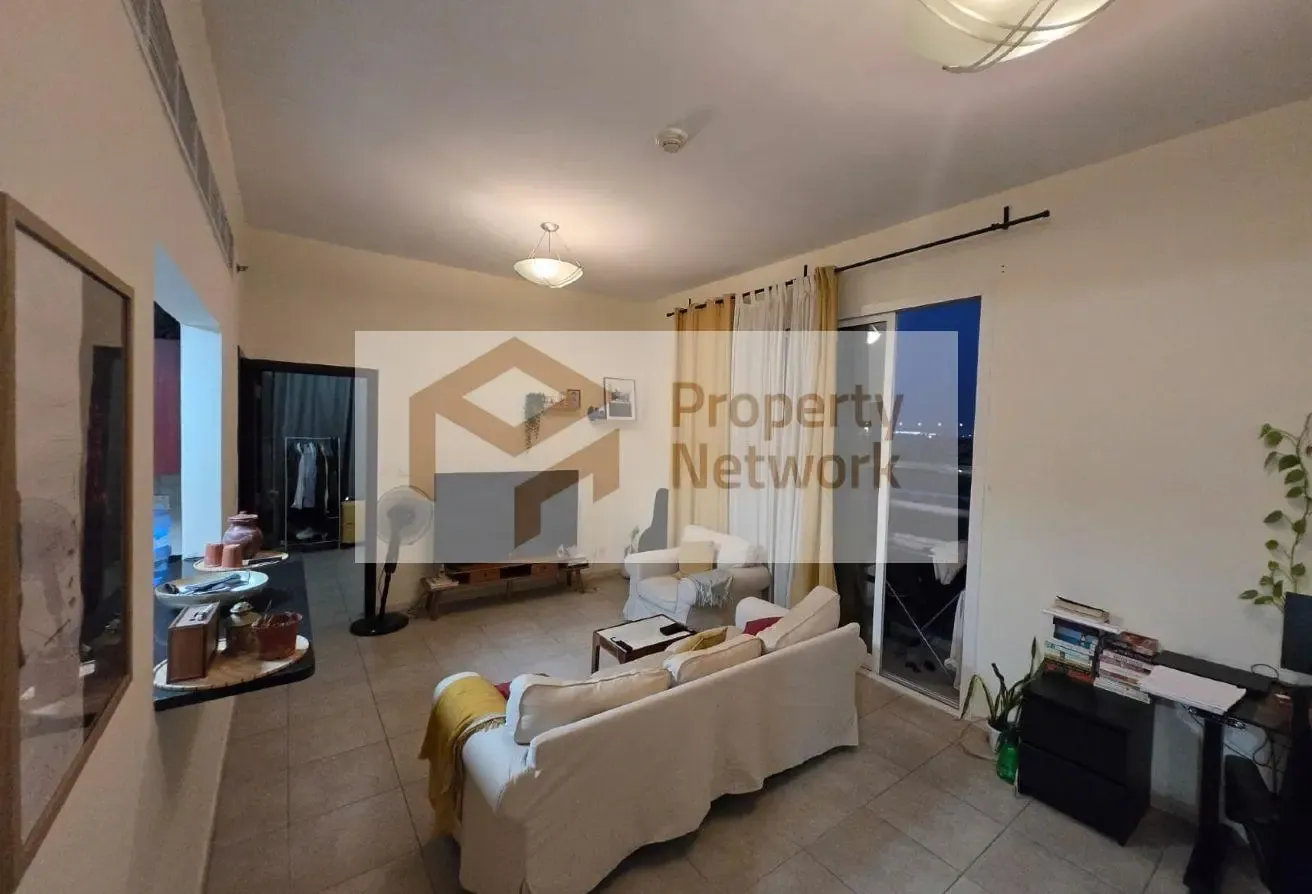 Spacious 1-BR | Vacant | Huge Layout