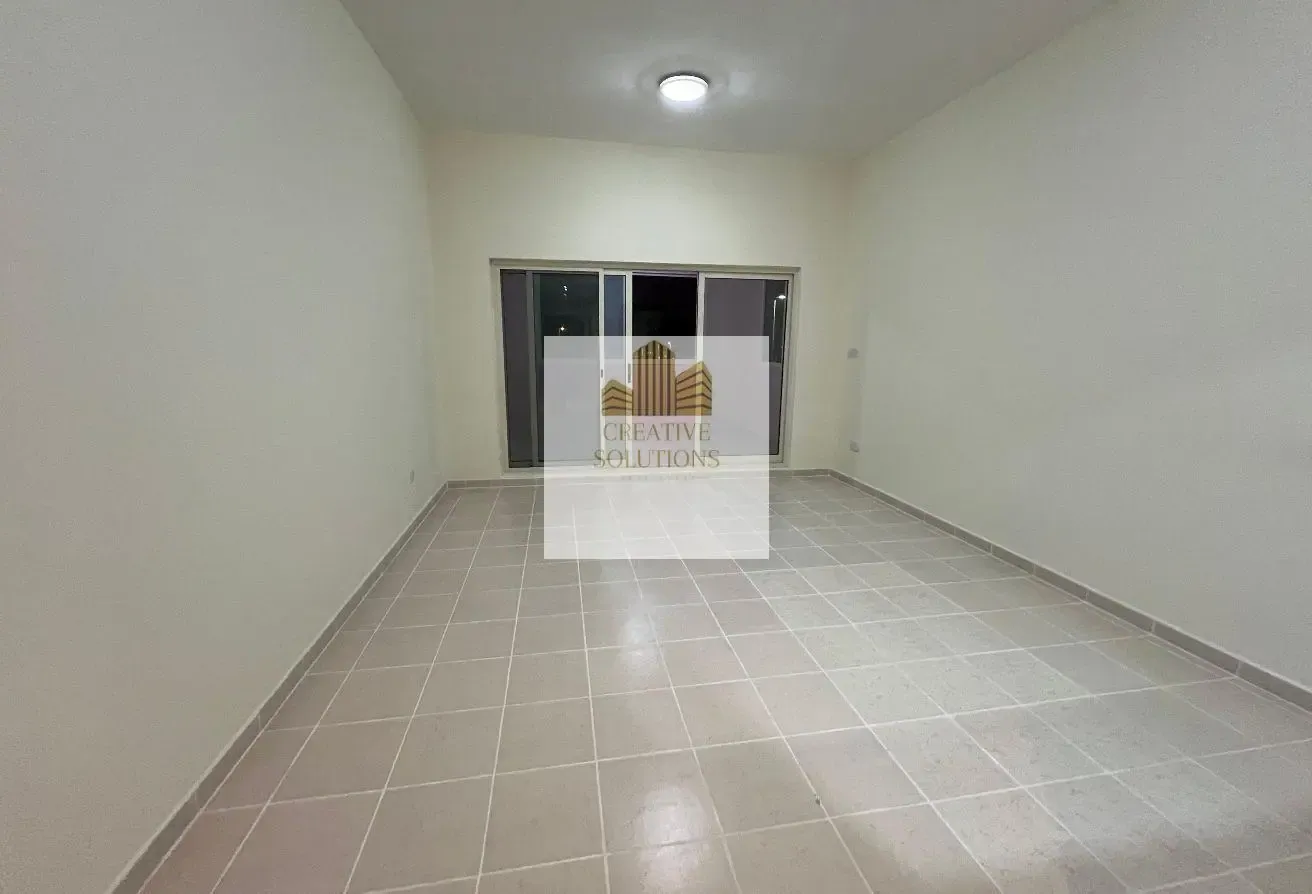 XXL STUDIO WITH CLOSED KITCHEN BALCONY NEAR TO MET