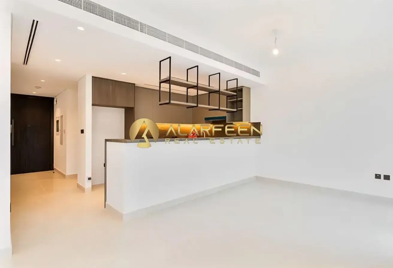 Near To Park | Vacant Soon | Premium Quality