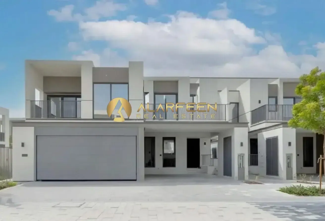 Single Row | Privacy | Near Park and Entrance