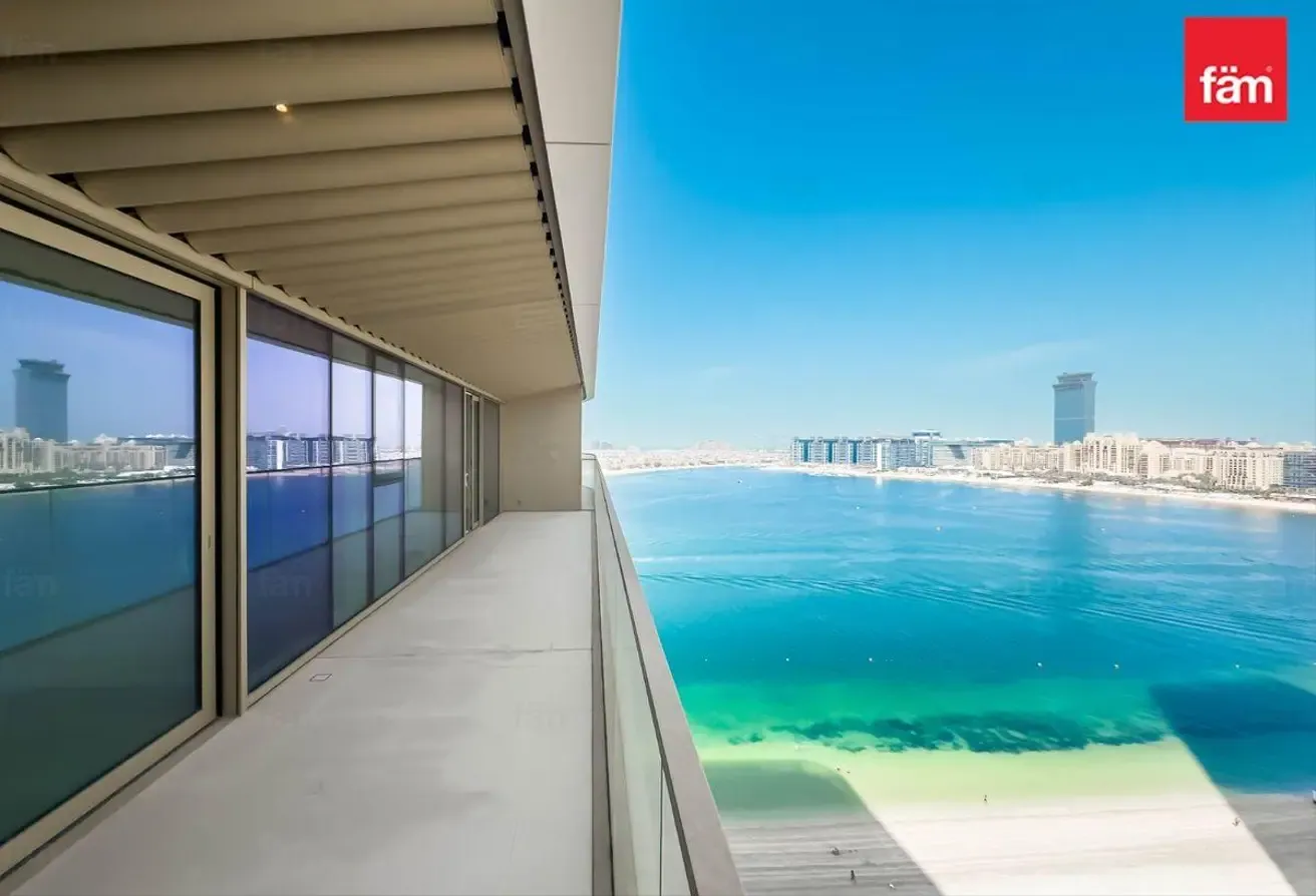 Full Palm Views | Grand Bleu Tower | Private Beach