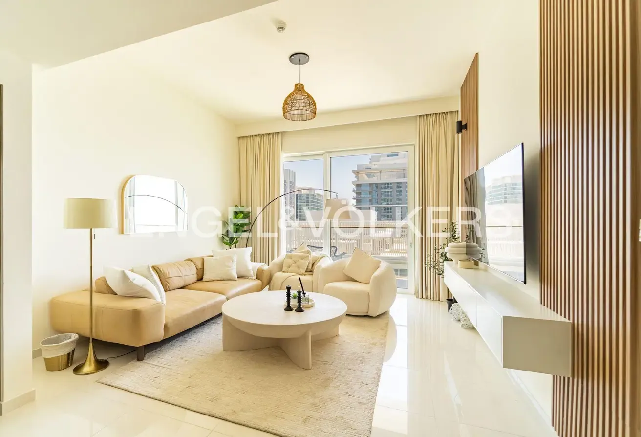 Palm & Sea Views | Luxury Beachfront | Vacant