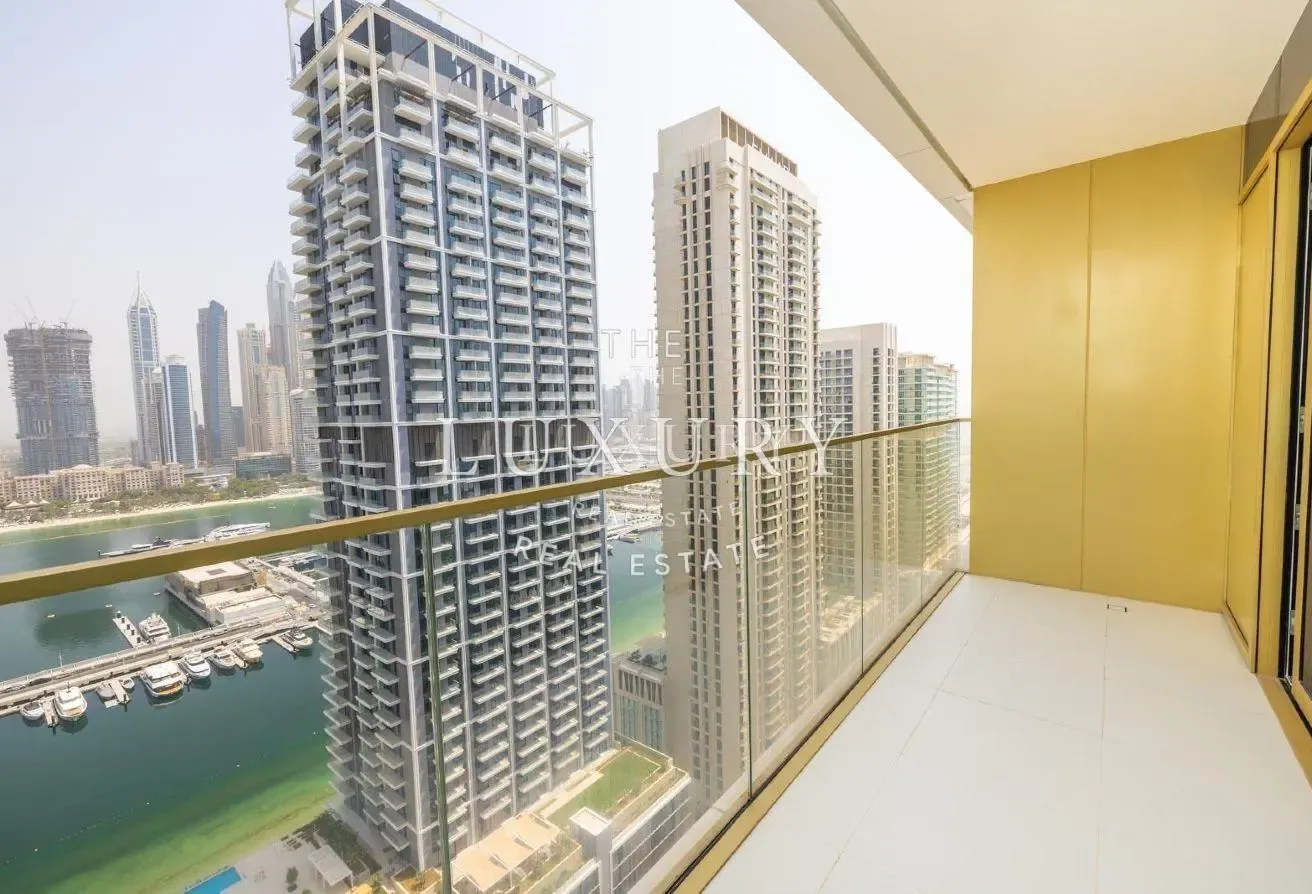 Elegant 1BR | Waterfront Liviing